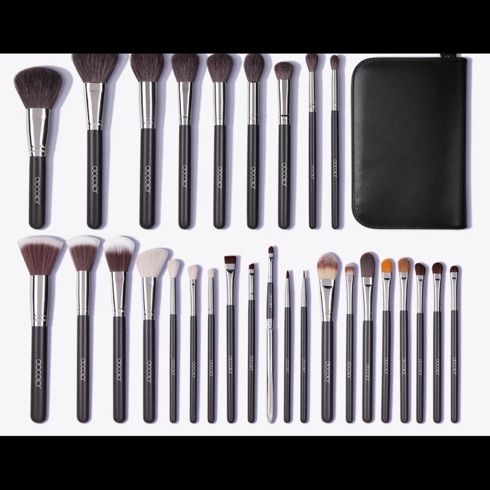 Makeup brushes